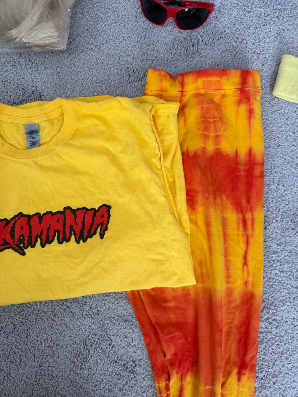 WWE / Hulk Hogan-Inspired Costume Outfit Men's Large - Picture 3 of 6